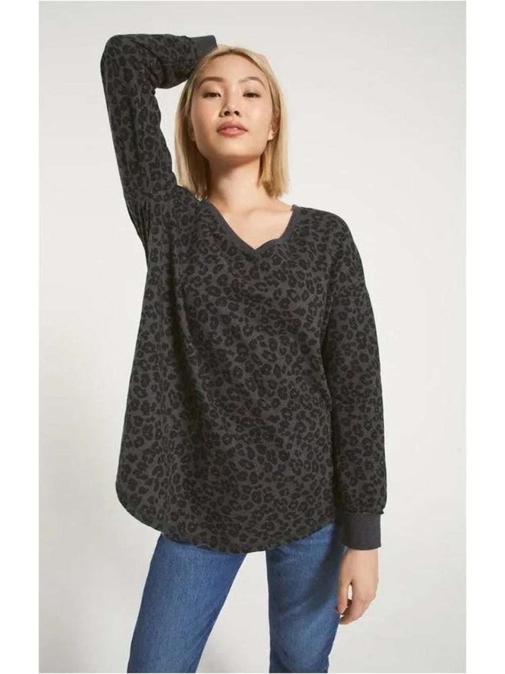 Z SUPPLY Leopard V-Neck lightweight pull over